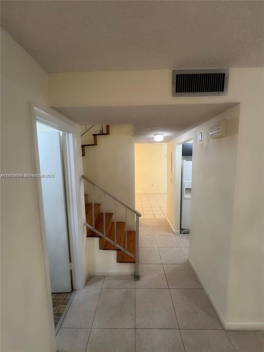 En Renta: $2,400 (3 camas, 2 baños, 1638 Pies cuadrados)