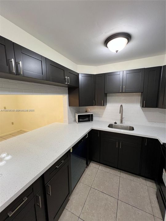 En Renta: $2,400 (3 camas, 2 baños, 1638 Pies cuadrados)