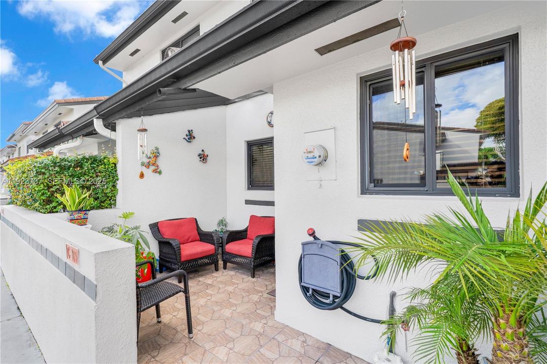 En Venta: $419,900 (2 camas, 2 baños, 1160 Pies cuadrados)