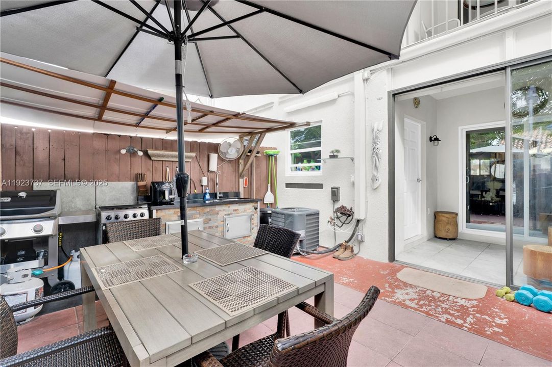 En Venta: $419,900 (2 camas, 2 baños, 1160 Pies cuadrados)