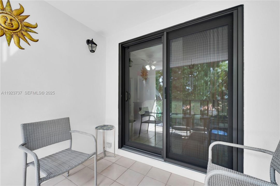 En Venta: $419,900 (2 camas, 2 baños, 1160 Pies cuadrados)