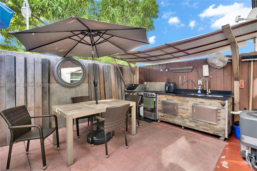 En Venta: $419,900 (2 camas, 2 baños, 1160 Pies cuadrados)