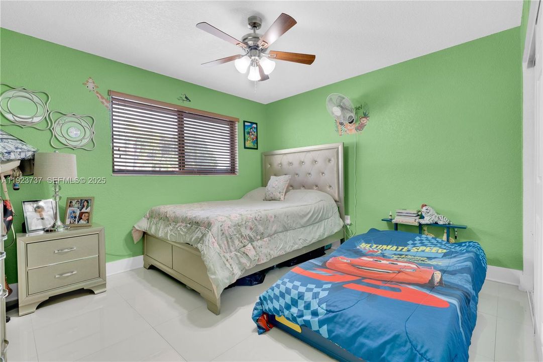 En Venta: $419,900 (2 camas, 2 baños, 1160 Pies cuadrados)