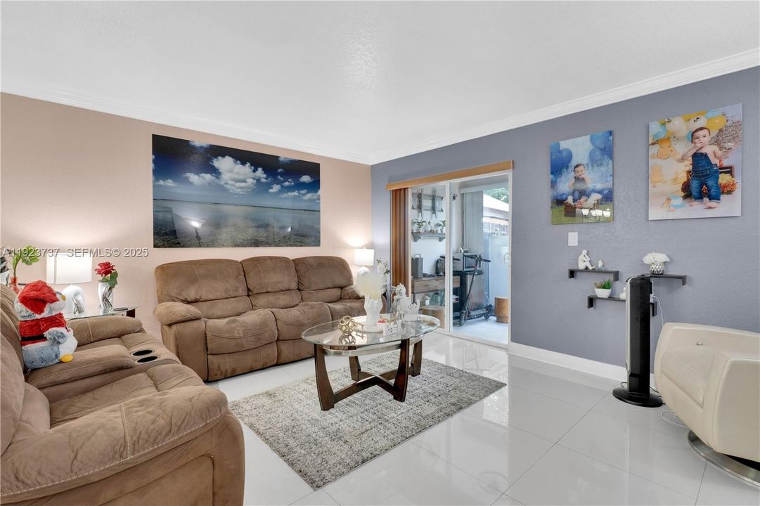 En Venta: $419,900 (2 camas, 2 baños, 1160 Pies cuadrados)