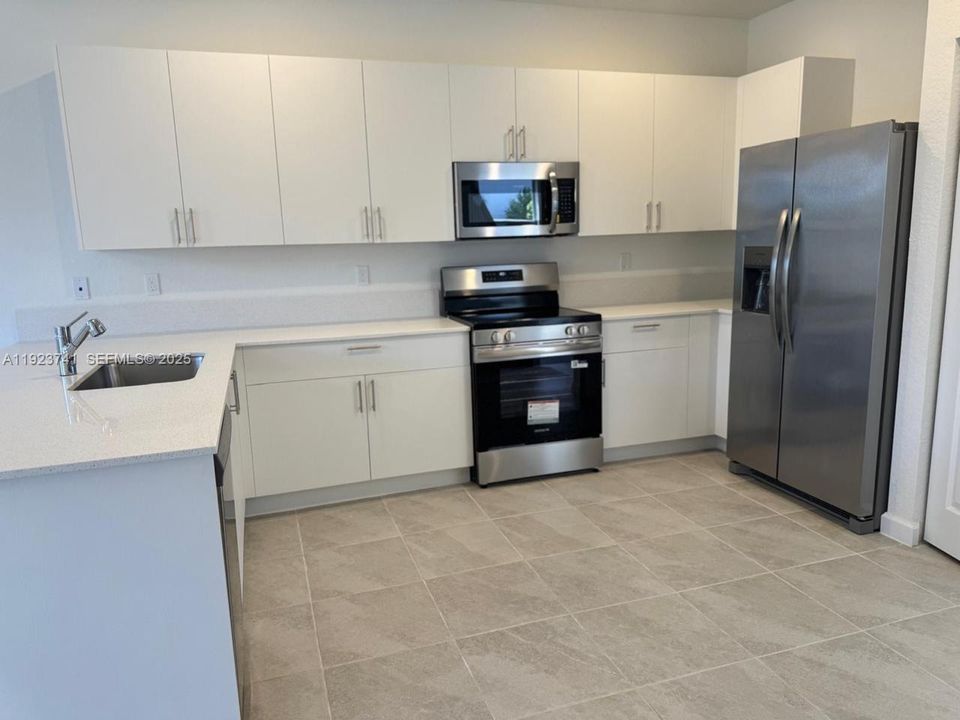 For Rent: $4,000 (3 beds, 2 baths, 1787 Square Feet)