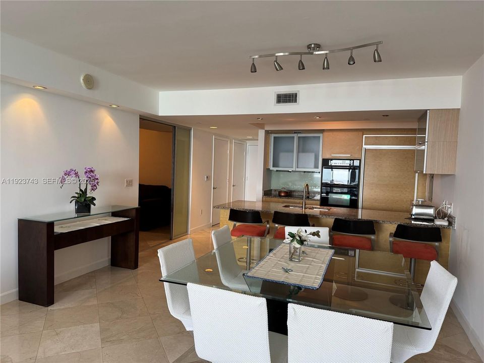 For Rent: $6,300 (3 beds, 3 baths, 1733 Square Feet)