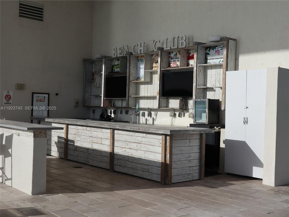 For Rent: $6,300 (3 beds, 3 baths, 1733 Square Feet)