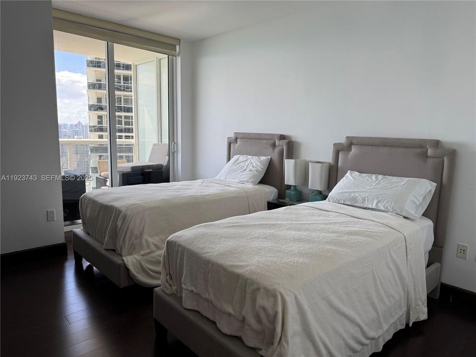 For Rent: $6,300 (3 beds, 3 baths, 1733 Square Feet)