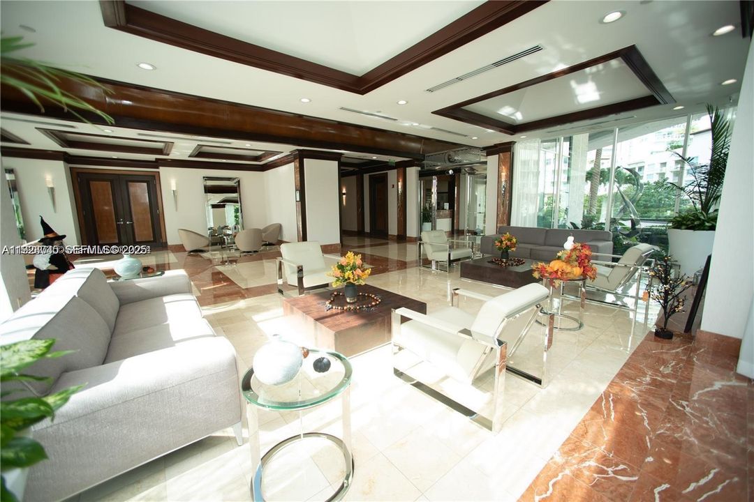 For Sale: $850,000 (2 beds, 2 baths, 1530 Square Feet)