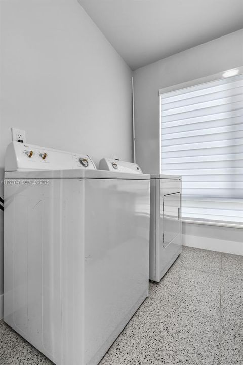 For Rent: $4,800 (3 beds, 2 baths, 1848 Square Feet)