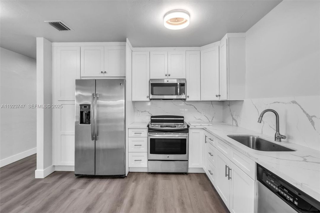 For Rent: $4,800 (3 beds, 2 baths, 1848 Square Feet)