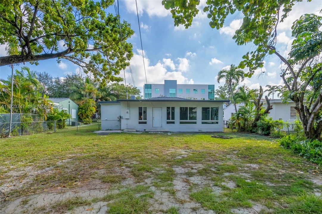 For Rent: $4,800 (3 beds, 2 baths, 1848 Square Feet)