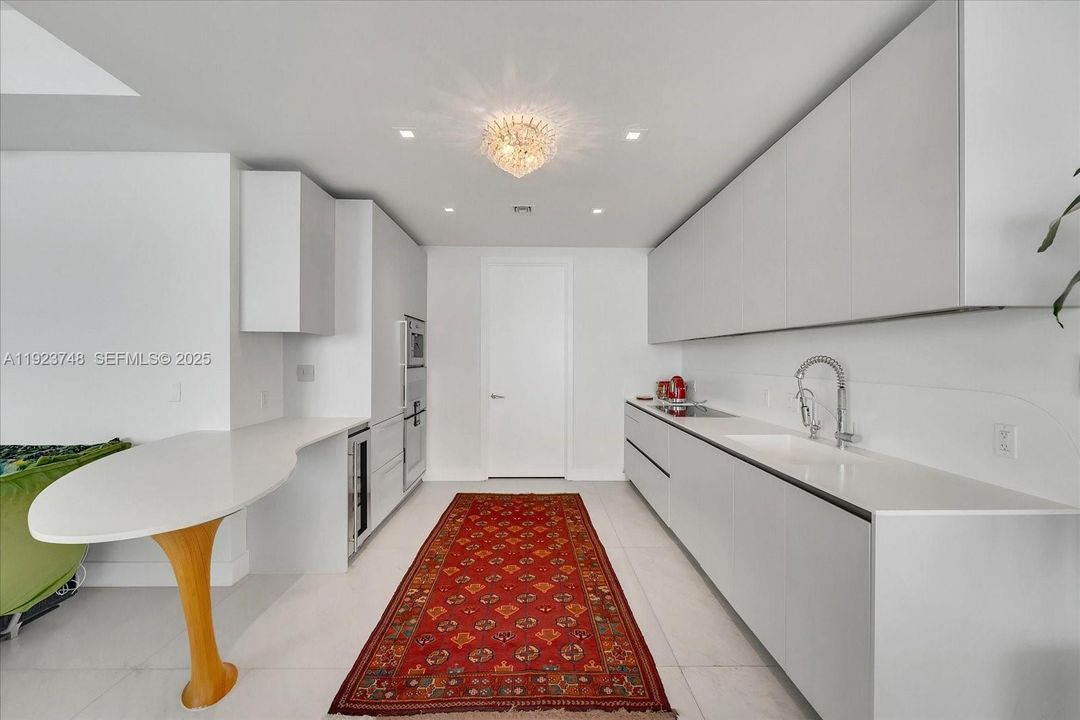 For Sale: $3,350,000 (2 beds, 2 baths, 1704 Square Feet)