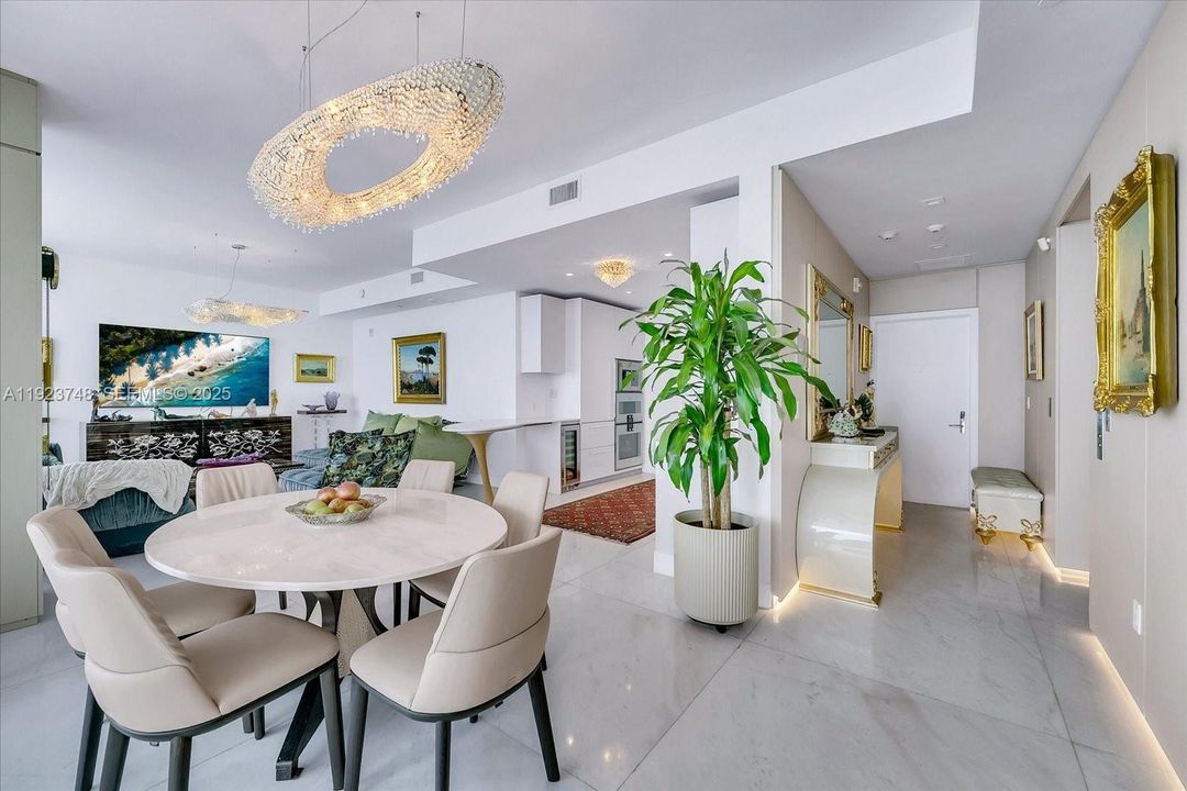 For Sale: $3,350,000 (2 beds, 2 baths, 1704 Square Feet)