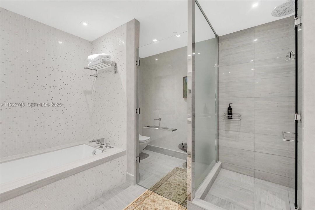 For Sale: $3,350,000 (2 beds, 2 baths, 1704 Square Feet)