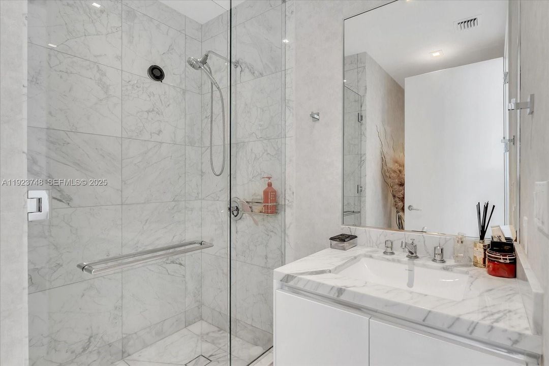 For Sale: $3,350,000 (2 beds, 2 baths, 1704 Square Feet)