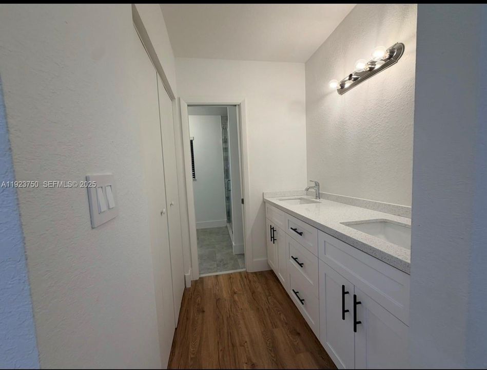 For Rent: $4,500 (4 beds, 3 baths, 1910 Square Feet)