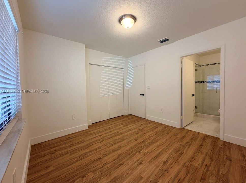 For Rent: $4,500 (4 beds, 3 baths, 1910 Square Feet)