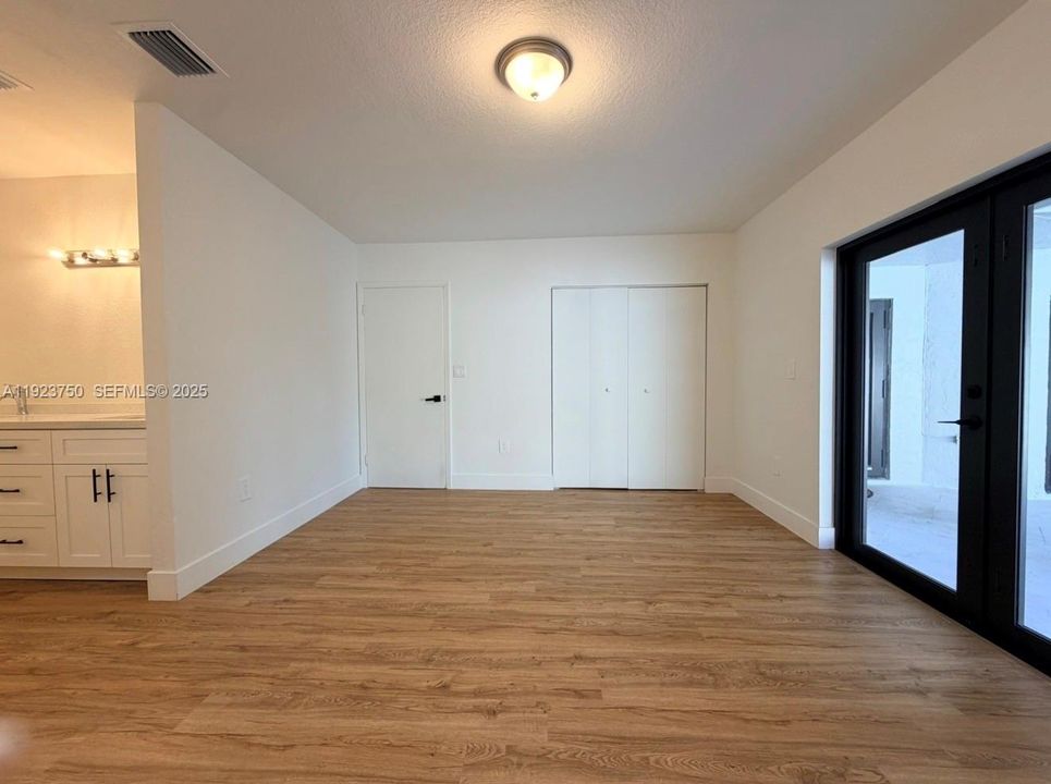 For Rent: $4,500 (4 beds, 3 baths, 1910 Square Feet)