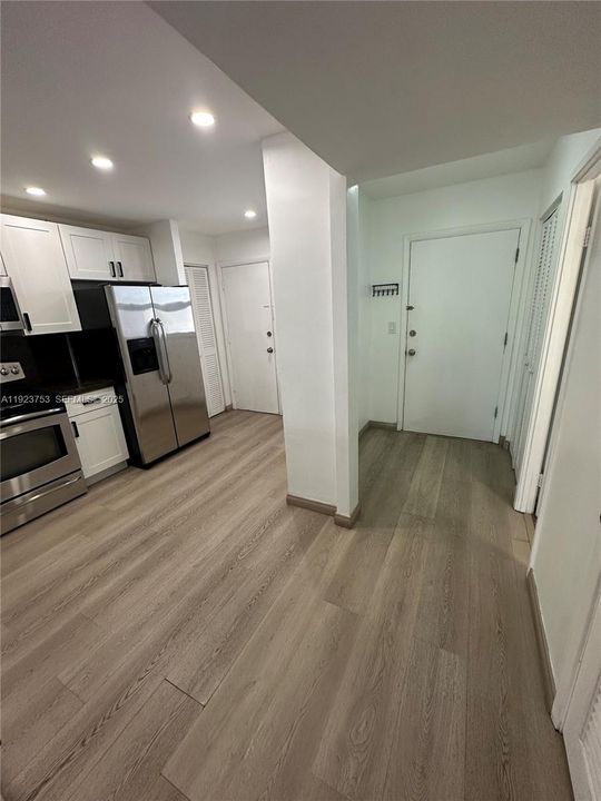 出租: $1,850 (2 贝兹, 1 浴室, 1036 平方英尺)