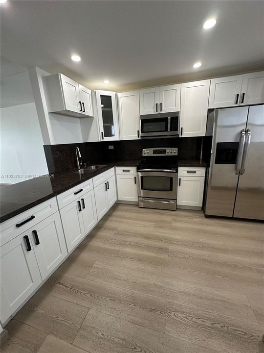 出租: $1,850 (2 贝兹, 1 浴室, 1036 平方英尺)