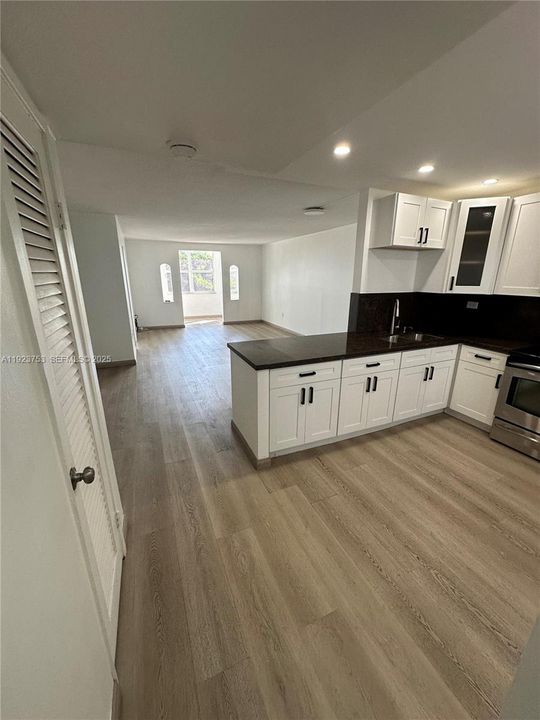 出租: $1,850 (2 贝兹, 1 浴室, 1036 平方英尺)