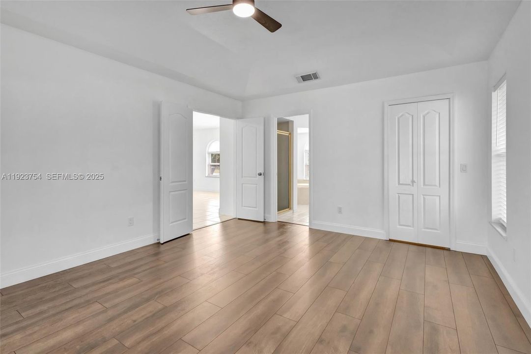 For Rent: $2,900 (3 beds, 2 baths, 2412 Square Feet)