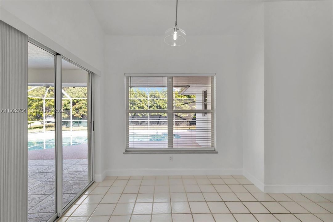 For Rent: $2,900 (3 beds, 2 baths, 2412 Square Feet)