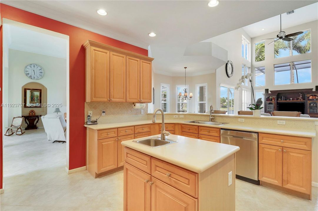 : $1,249,000 (5 спален, 4 ванн, 3668 Квадратных фут)