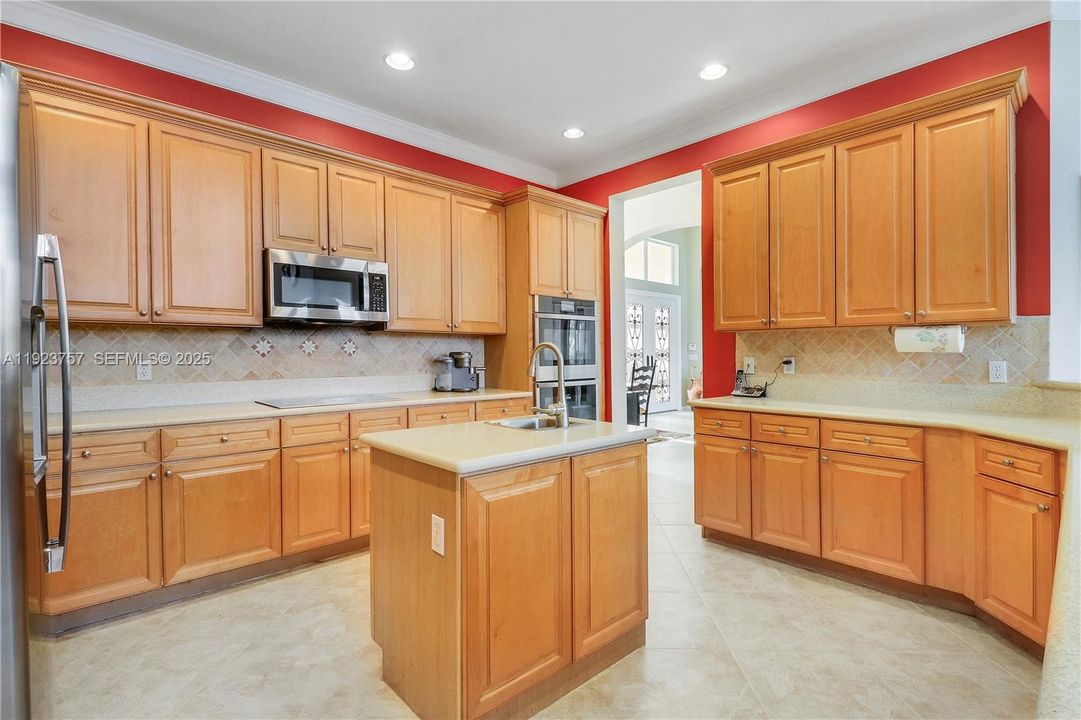 : $1,249,000 (5 спален, 4 ванн, 3668 Квадратных фут)