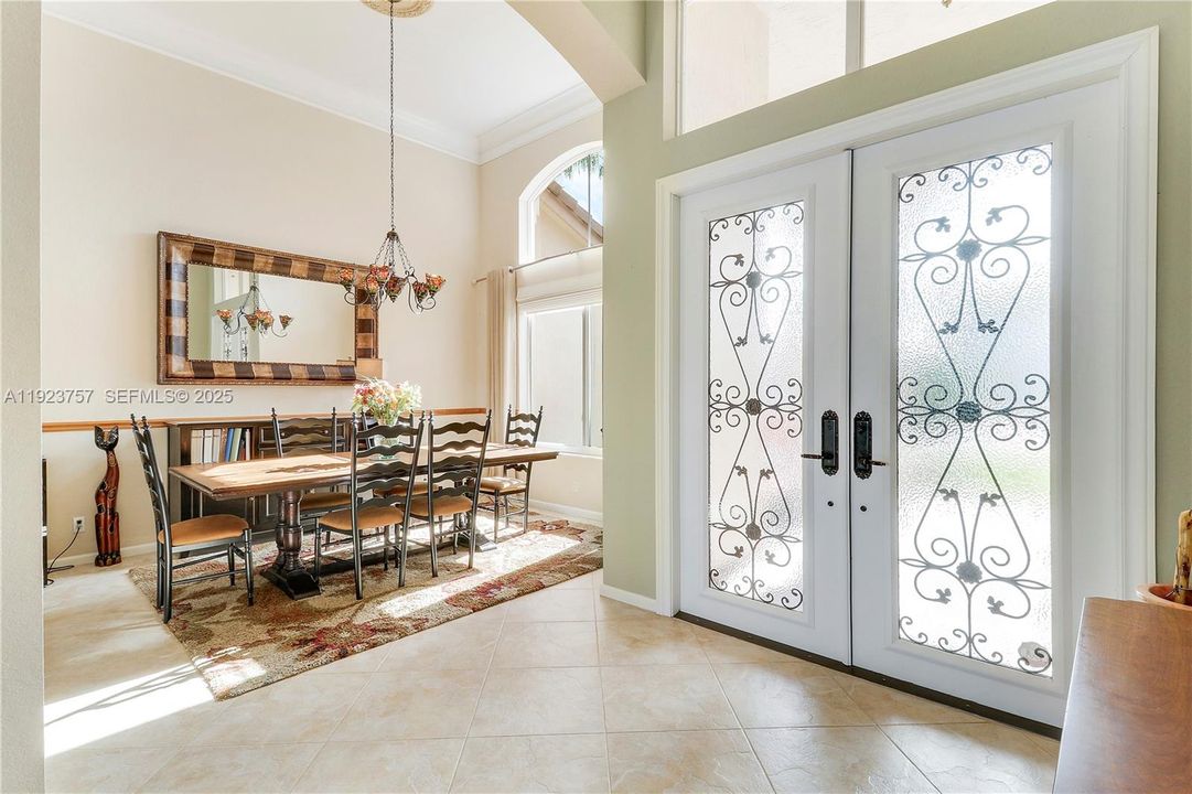 : $1,249,000 (5 спален, 4 ванн, 3668 Квадратных фут)