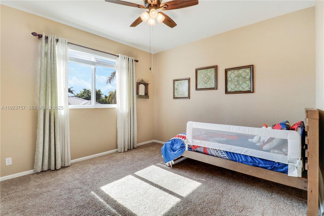 : $1,249,000 (5 спален, 4 ванн, 3668 Квадратных фут)