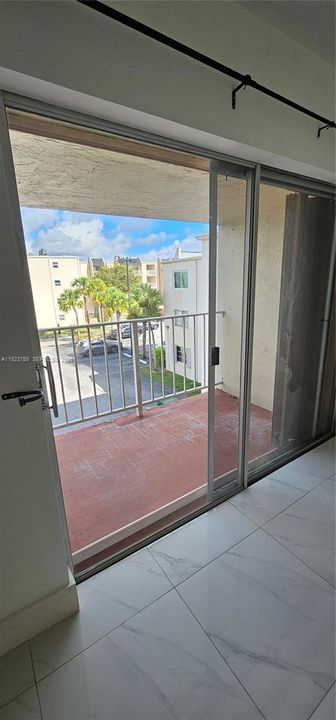 В аренду: $1,950 (1 спален, 1 ванн, 809 Квадратных фут)