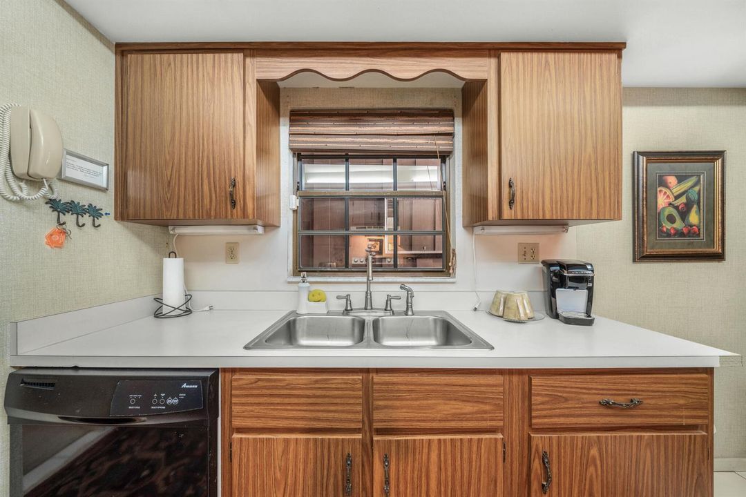 interior - kitchen 2