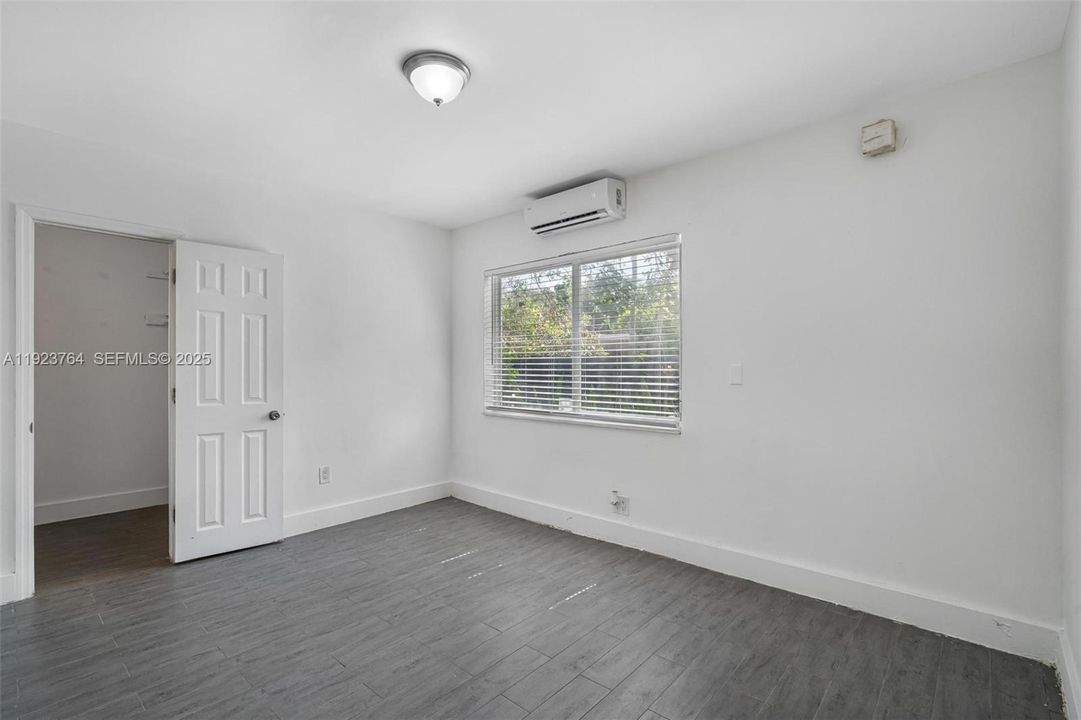 For Rent: $1,350 (0 beds, 1 baths, 400 Square Feet)