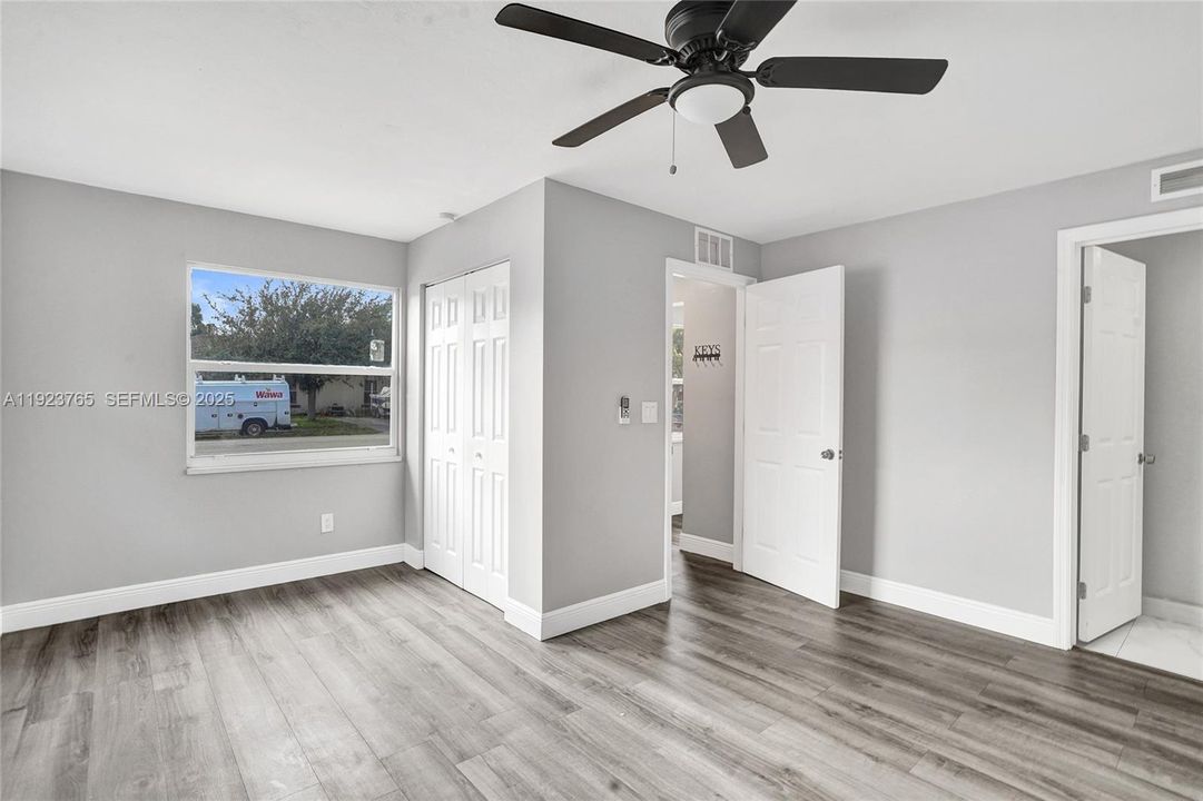 出租: $1,800 (1 贝兹, 1 浴室, 816 平方英尺)