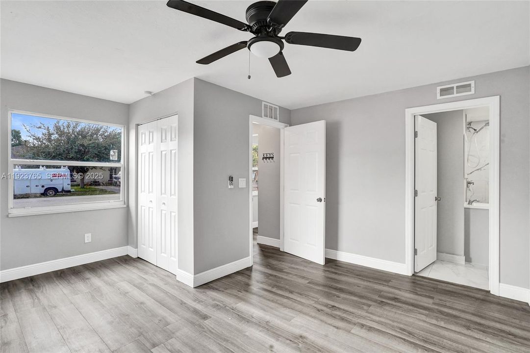 出租: $1,800 (1 贝兹, 1 浴室, 816 平方英尺)