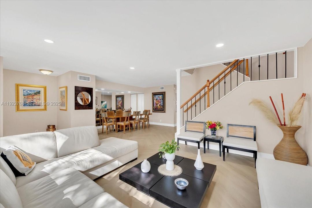 For Sale: $535,000 (3 beds, 2 baths, 1640 Square Feet)