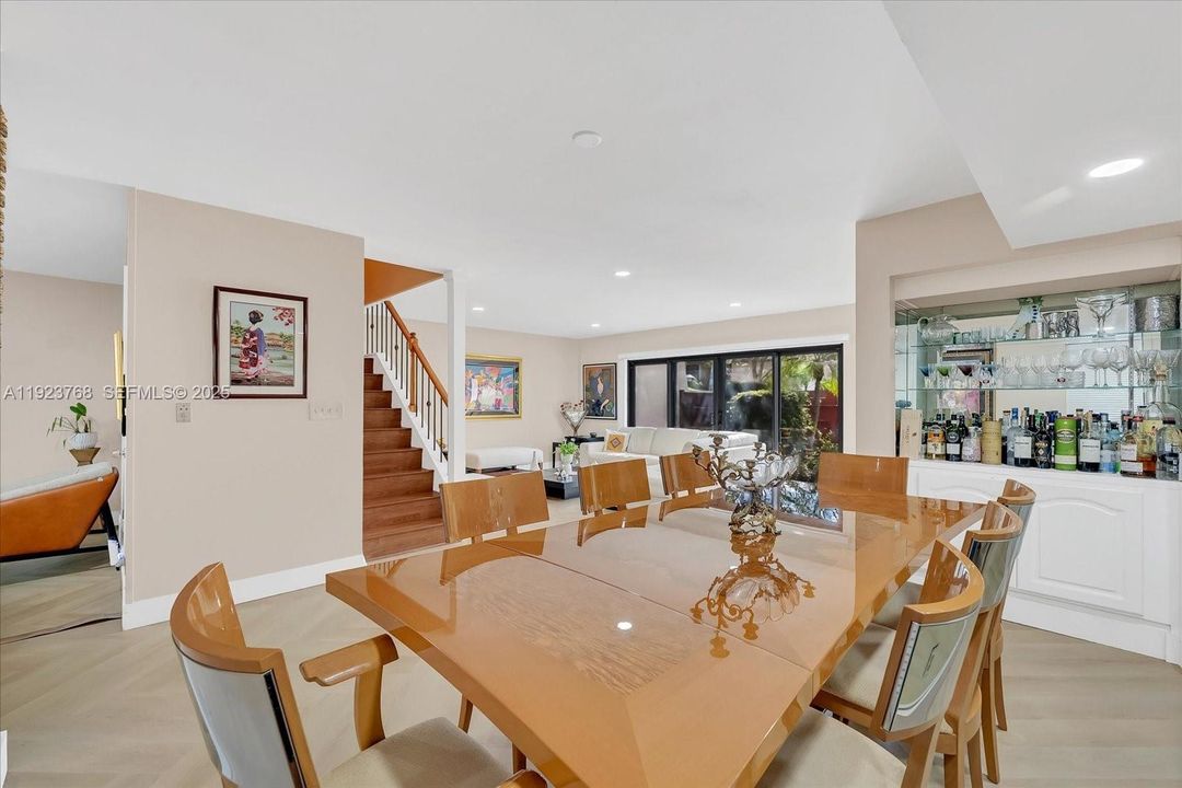 For Sale: $535,000 (3 beds, 2 baths, 1640 Square Feet)