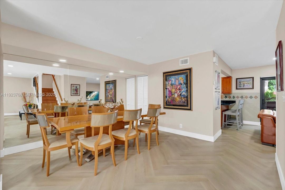 For Sale: $535,000 (3 beds, 2 baths, 1640 Square Feet)