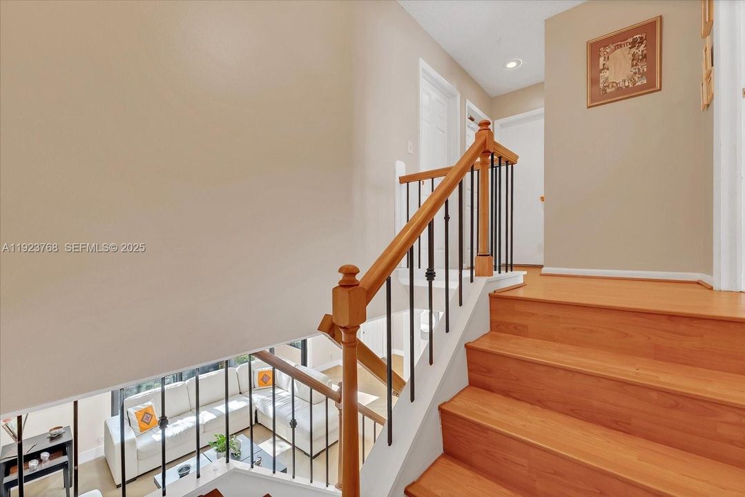 For Sale: $535,000 (3 beds, 2 baths, 1640 Square Feet)