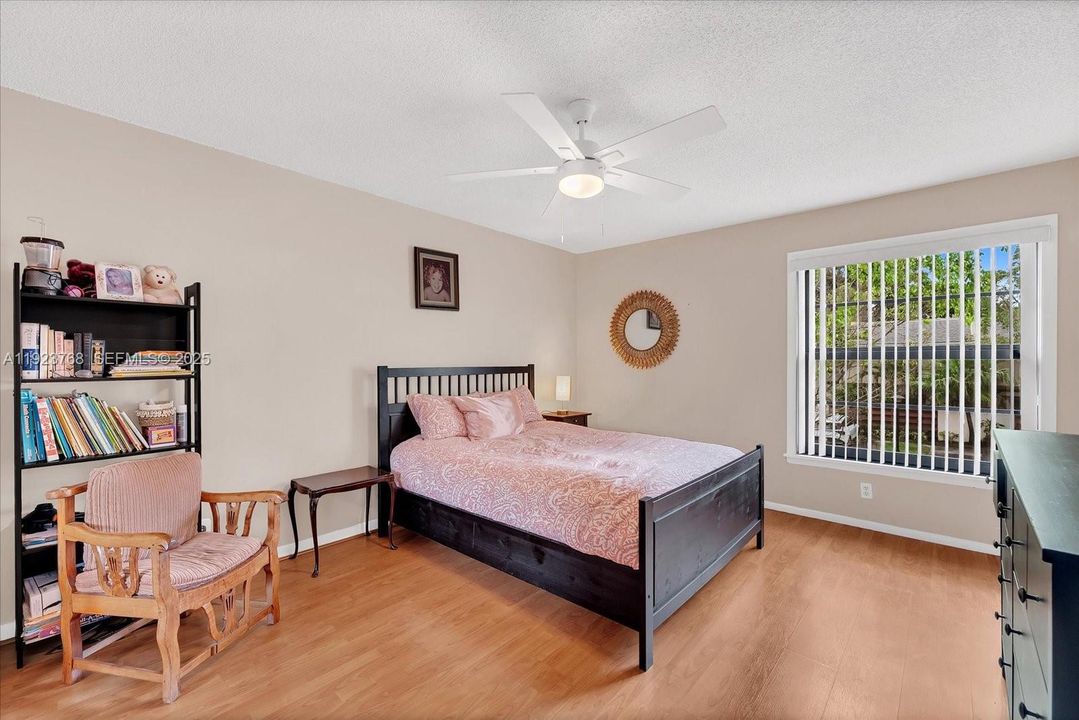 For Sale: $535,000 (3 beds, 2 baths, 1640 Square Feet)