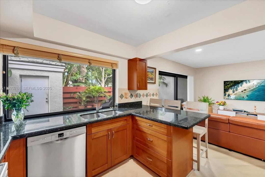 For Sale: $535,000 (3 beds, 2 baths, 1640 Square Feet)