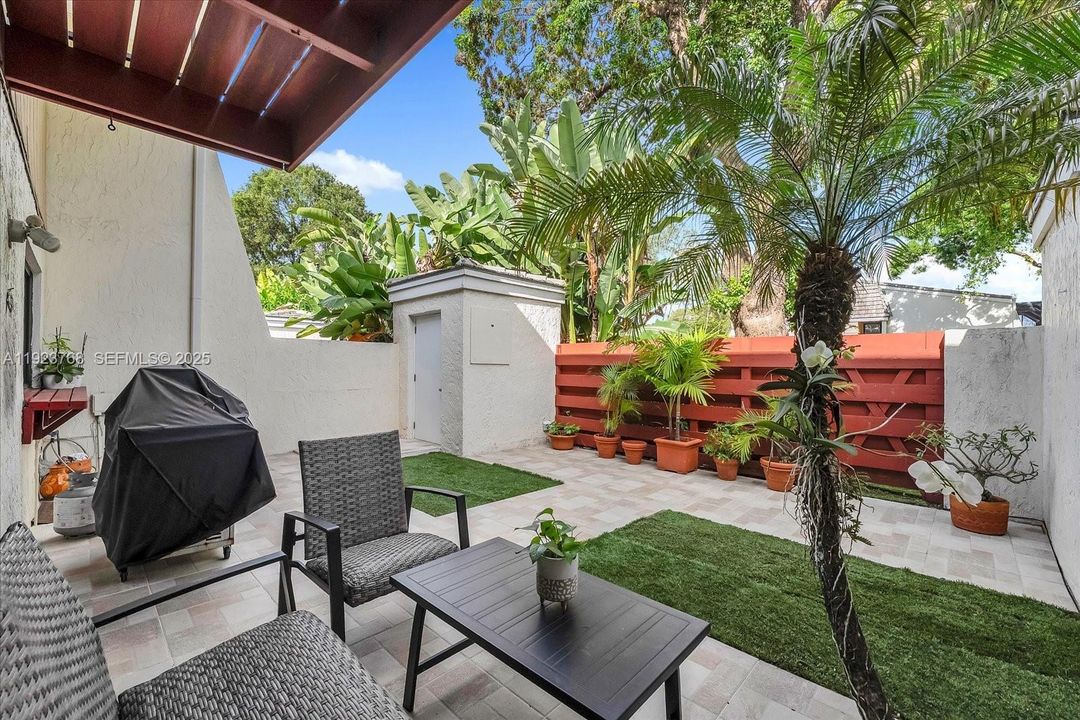 For Sale: $535,000 (3 beds, 2 baths, 1640 Square Feet)