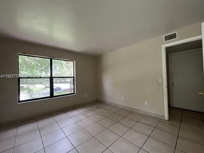 待售: $159,000 (1 贝兹, 1 浴室, 713 平方英尺)