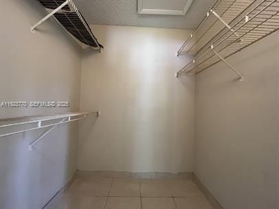 待售: $159,000 (1 贝兹, 1 浴室, 713 平方英尺)