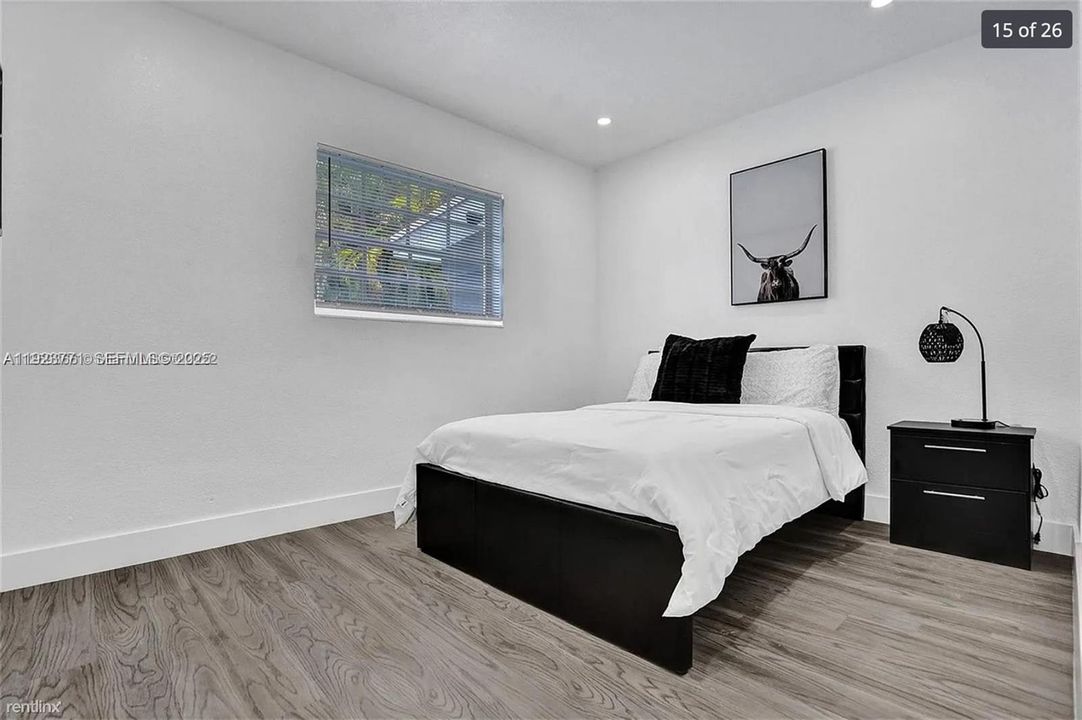 出租: $8,995 (5 贝兹, 4 浴室, 2379 平方英尺)