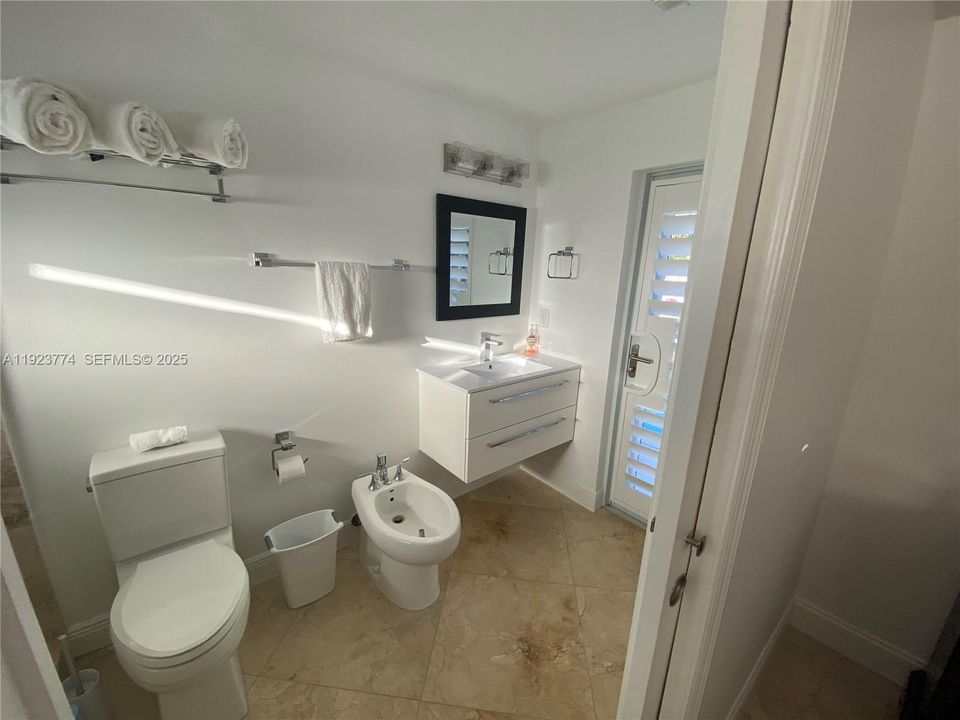 For Sale: $1,264,000 (3 beds, 3 baths, 2095 Square Feet)