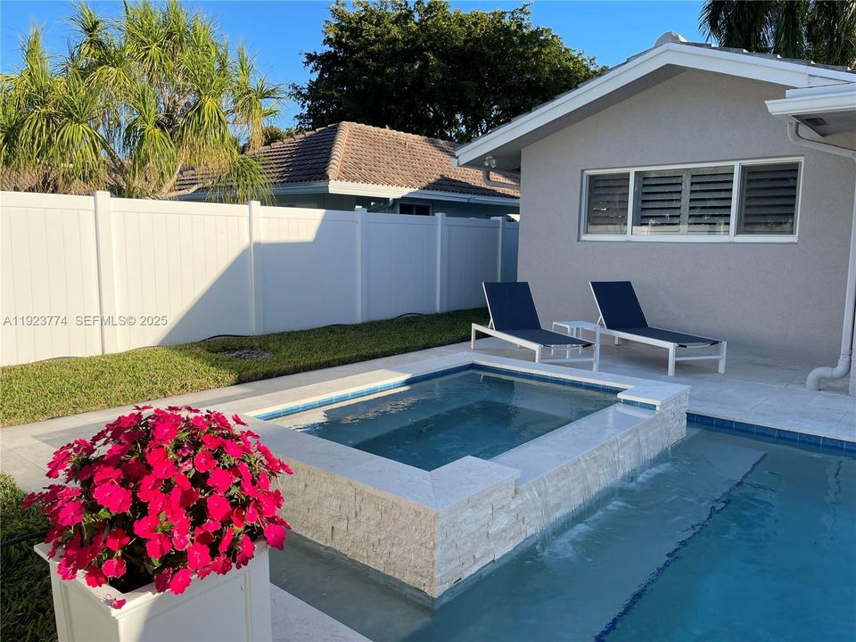 For Sale: $1,264,000 (3 beds, 3 baths, 2095 Square Feet)