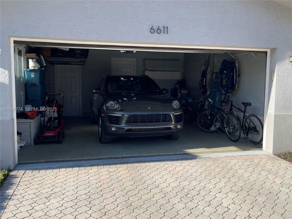 For Sale: $1,264,000 (3 beds, 3 baths, 2095 Square Feet)